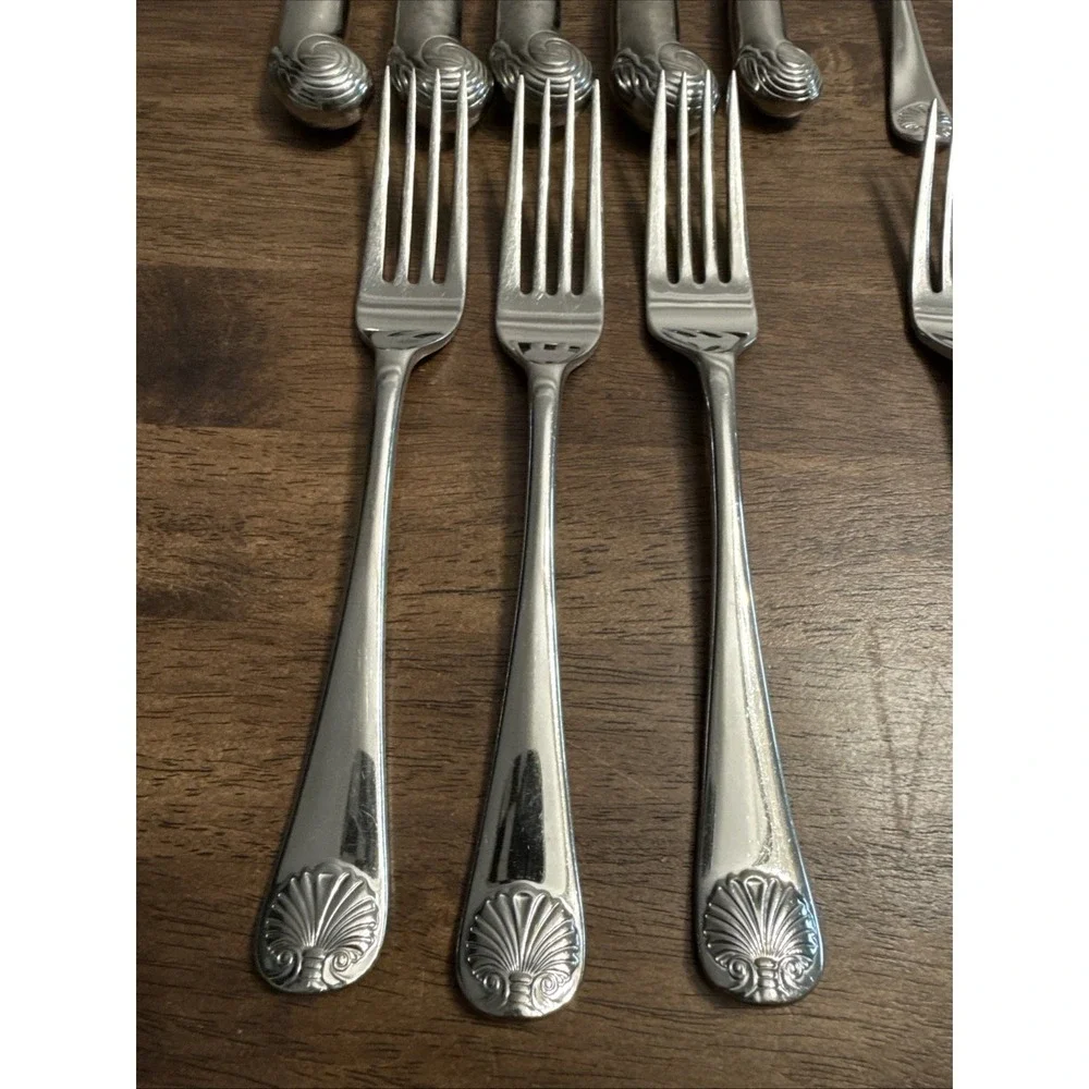 Kirk Stieff  WILLIAMSBURG ROYAL SHELL Flatware Set 21pcs Stainless Korea 18/8